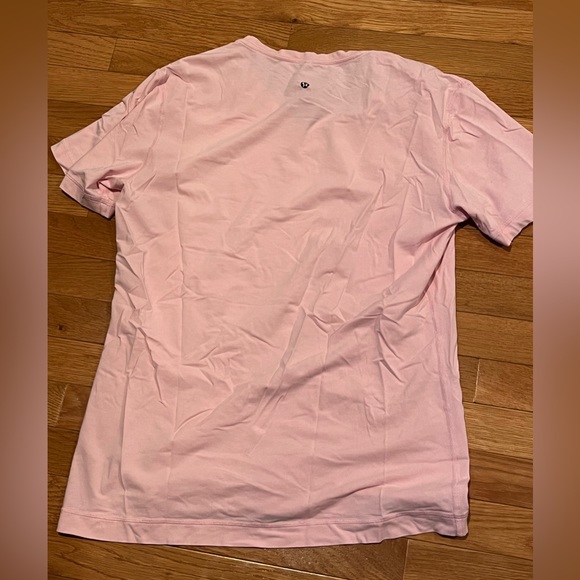 Men’s lulu lemon v neck shirt - Picture 2 of 2